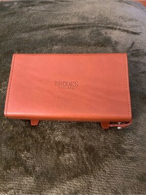 Brooks England D-Shaped Leather Saddle Bag - Honey Brown BikeTool Bag